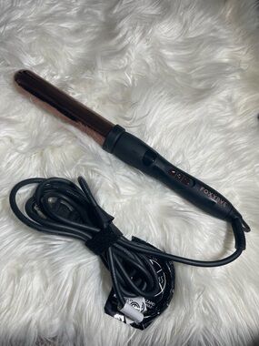 FOXYBAE Rose Gold Curling Wand – Women’s Hair Styling Tool